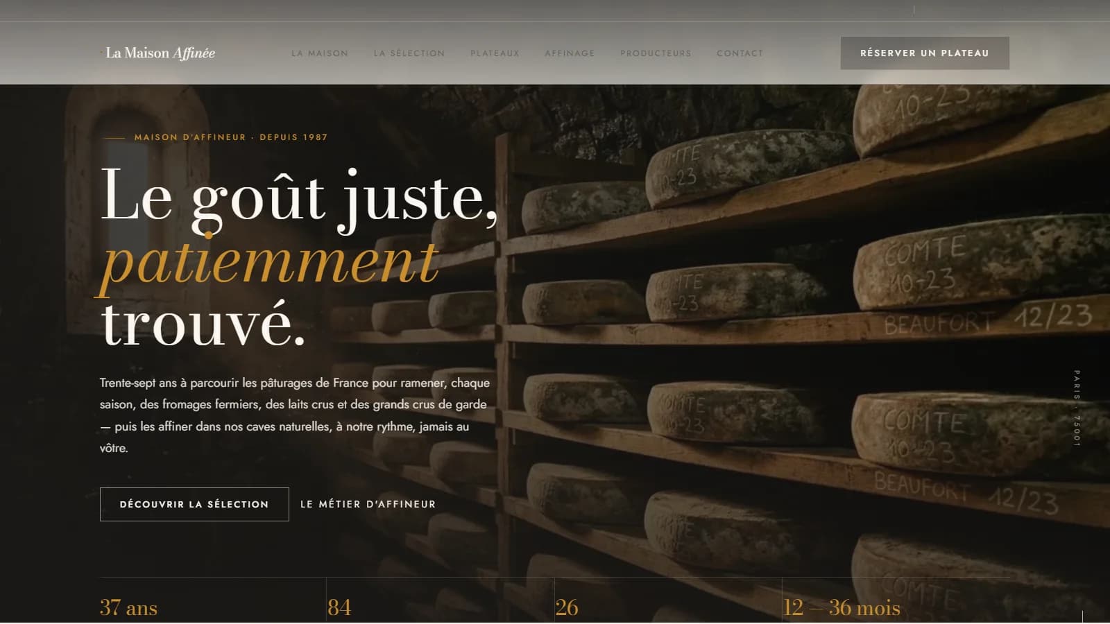 Page d’accueil du site fictif La Maison Affinée avec étagères de fromages en cave