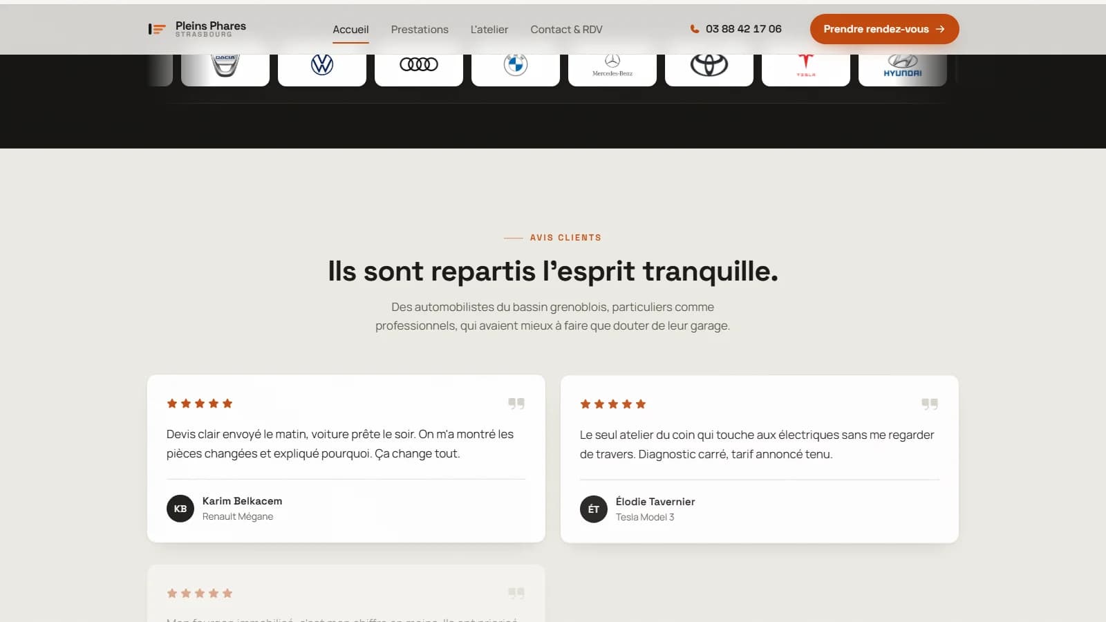 Bandeau des marques entretenues (Volkswagen, Audi, BMW, Mercedes-Benz, Toyota, Tesla, Hyundai) suivi de la section avis clients « Ils sont repartis l'esprit tranquille » avec deux témoignages cinq étoiles